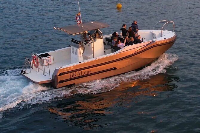 "2 bays, mornings, afternoons, sunset with a glass of cava - Leaving the port at Mollaberria: what this 2-hour cruise feels like