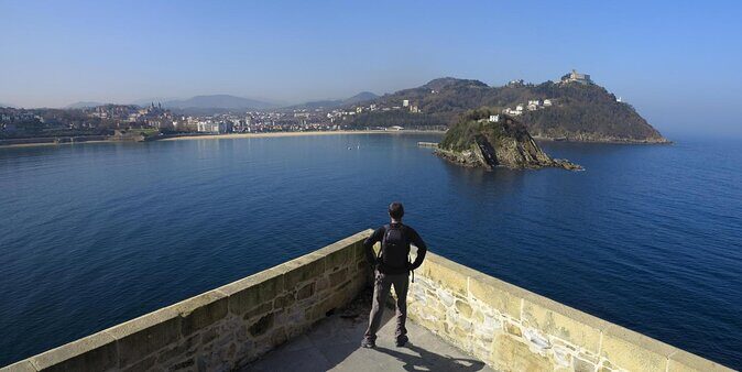 "2 bays, mornings, afternoons, sunset with a glass of cava - Santa Clara Island and the swim chance near Donostiarra Bay