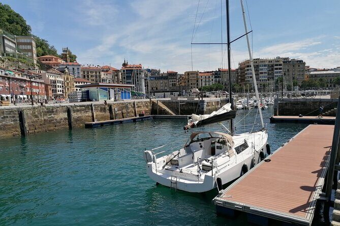 2 h Privated Sail Sebastian Tour or Sunset - How Captain Juan and pickup shape the overall comfort