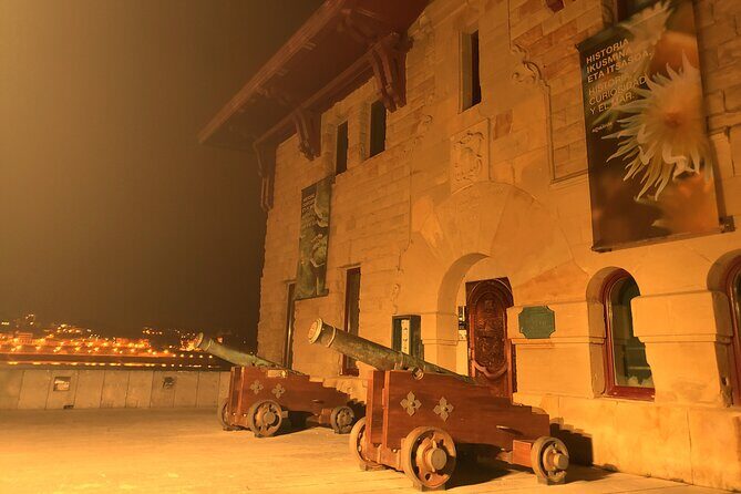Art and culture - San Sebastian - Oldest house and oldest church: time gets personal on foot