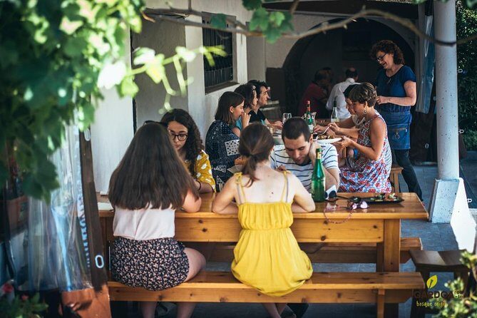 "Basque Cider House" guided tour + meal from San Sebastian - Buffet lunch included: how the meal is paced with cider