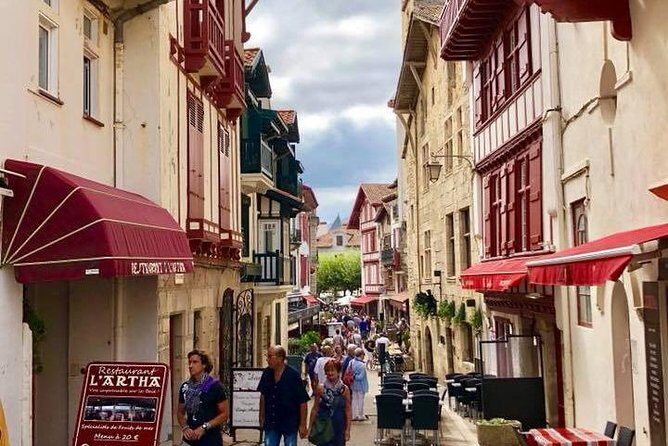 Biarritz & French Basque Coast Private Tour from San Sebastian - The 9:00 AM pickup and your 8-hour rhythm