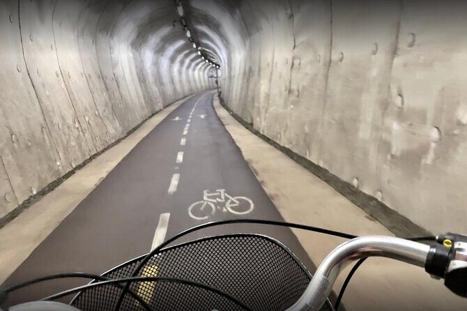 Bike Tour in San Sebastián with FREE pintxo and drink! - Peine del Viento: your first viewpoint and a quick guide briefing