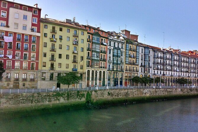 Bilbao, Guggenheim & Getaria: A Private Day Tour Adventure - Stop 1 in Getaria: fishermen’s lanes and balcony houses