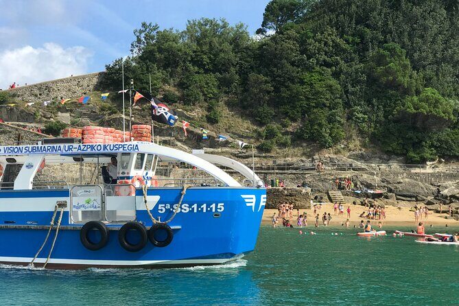 Boat by the Bay and Santa Clara Island in Donostia San Sebastian - Key highlights