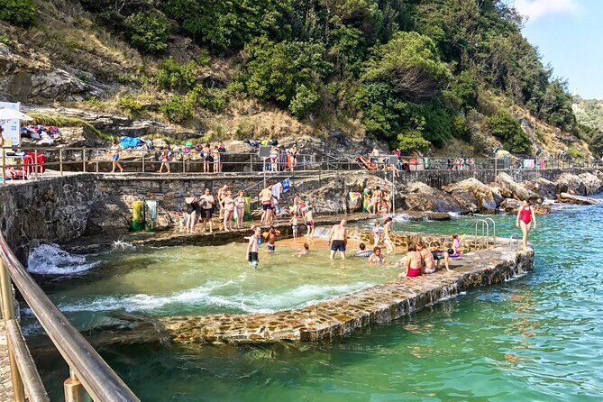 Boat by the Bay and Santa Clara Island in Donostia San Sebastian - Cruising La Concha Bay: Landmarks you can actually name