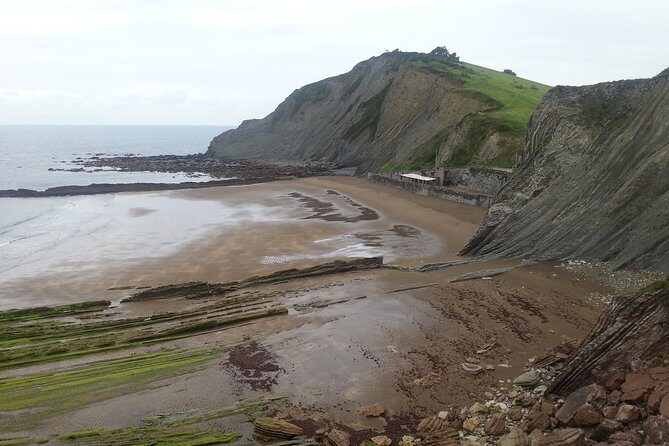 Countryside & Coast Private tour - Zumaia’s Playa de Itzurun: 14 km of flysch coastline in context
