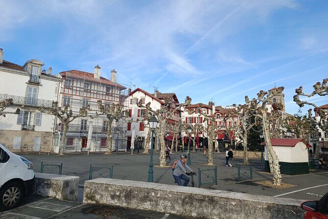 French Coast: Bayonne, Biarritz, San Juan de Luz - Private Tour - Saint-Jean-de-Luz: Corsairs, Whaling Wealth, and a Real-Fishery Feel