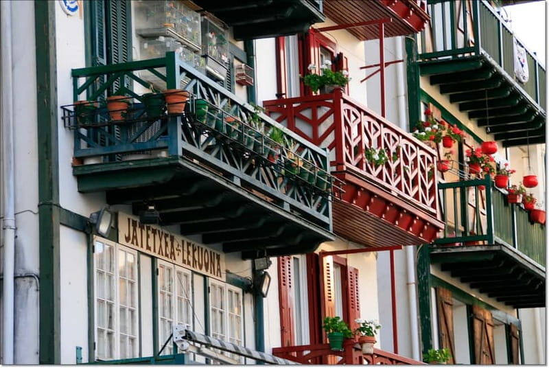 From San Sebastian: Hondarribia, San Pedro & San Juan Tour - Hondarribia: medieval town texture plus fishermen’s reality