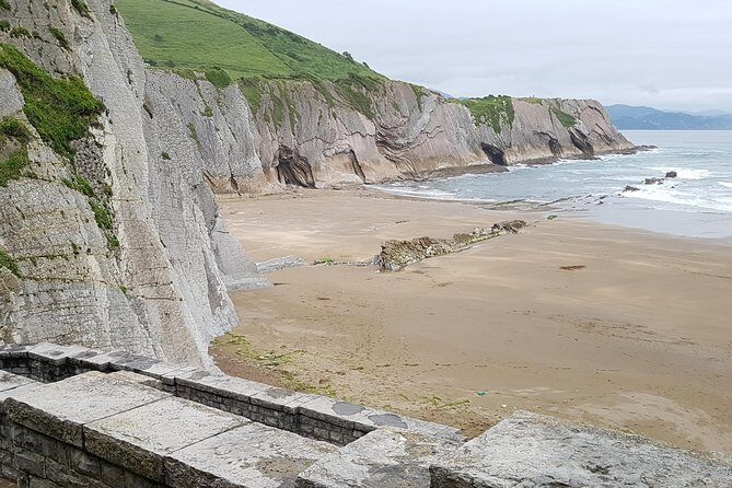 Game of Thrones Basque Coast Locations Tour from San Sebastian - Ander and Nina: how good guiding makes the set feel real