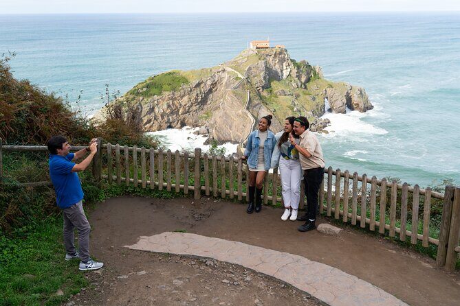 Gaztelugatxe and Gernika Tour From San Sebastian - Lunch in Gernika: plan for an on-your-own meal window