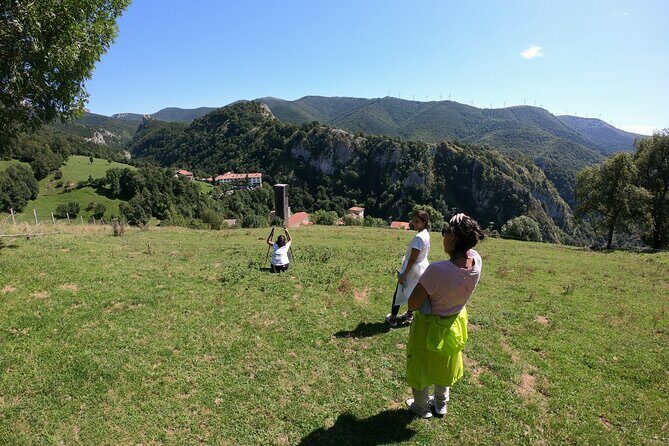 Hike the heart of the Basque country - The Circular Route, Mini-Yoga, and a 500-Year-Old Farmhouse Ending
