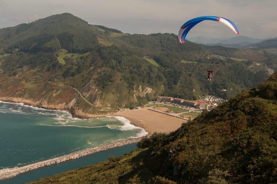 Paragliding in San Sebastian - Where you start in Orio and how the 1-hour schedule fits