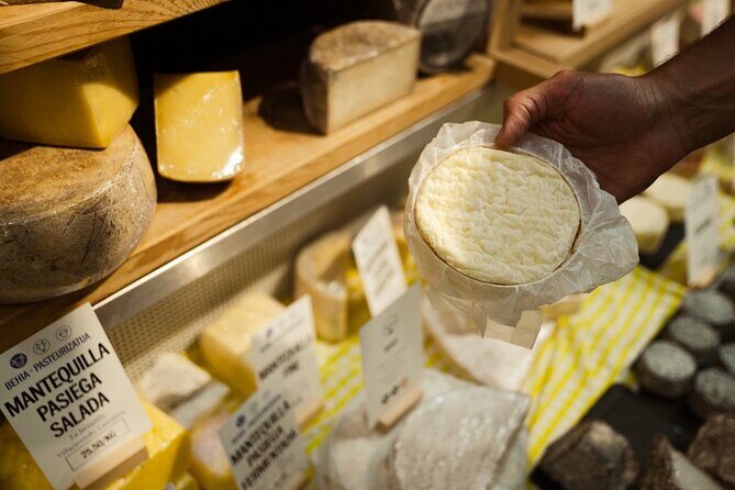 Private Basque Cheese & Txakoli Wine Tour from San Sebastian - Gaintza Txakolina in the hills: txakoli tasting with coastal logic