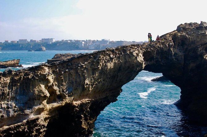 Private Cultural Tour: Biarritz, St Jean de Luz & Hondarribia - Stop 4: Hondarribia’s walls, bay-and-river setting, and hilltop old town