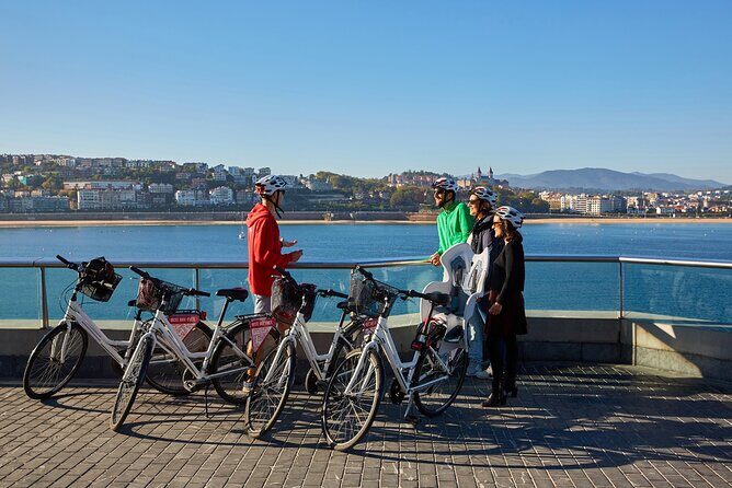 Private San Sebastian Bike Tour - Gros neighborhood street life: Galtzada Nagusia and Cataluña Plaza
