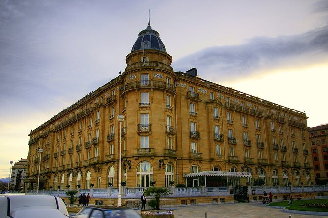 Private San Sebastian City Walking Tour - Fermín Calbetón Street and Constitución Square: pintxos street energy