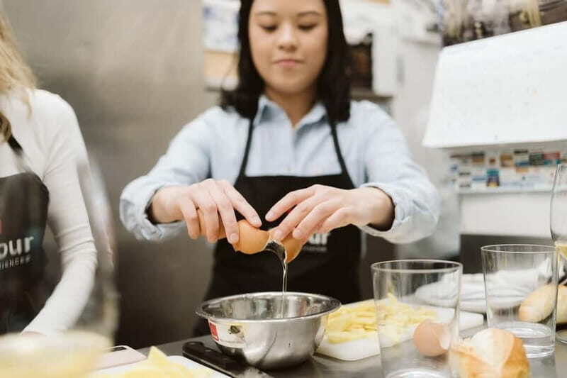 San Sebastian: Authentic Basque Cooking Class - The drink pairings that teach you what to notice