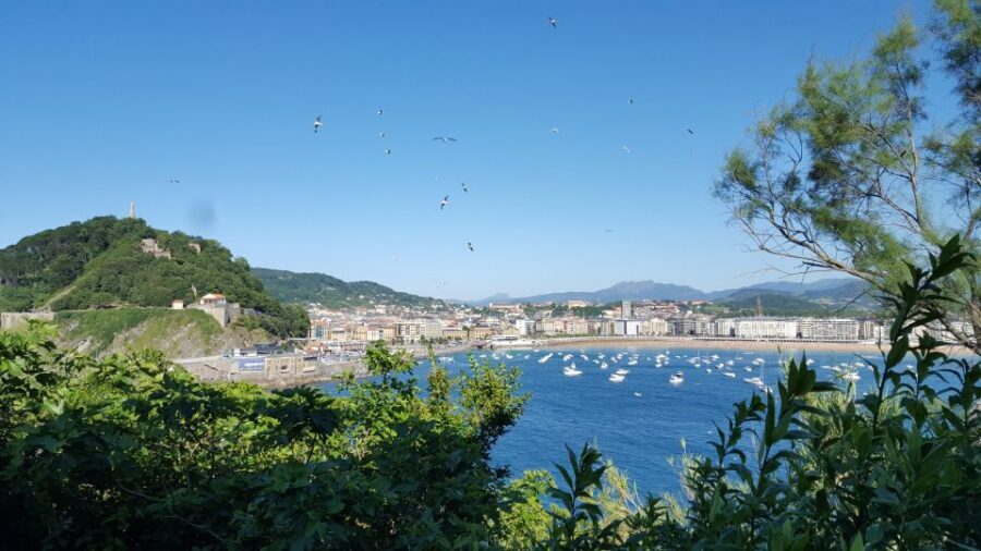 San Sebastian: Boat Tour with Stop at Santa Clara - Getting on the boat without stress: vouchers, seats, and what to bring