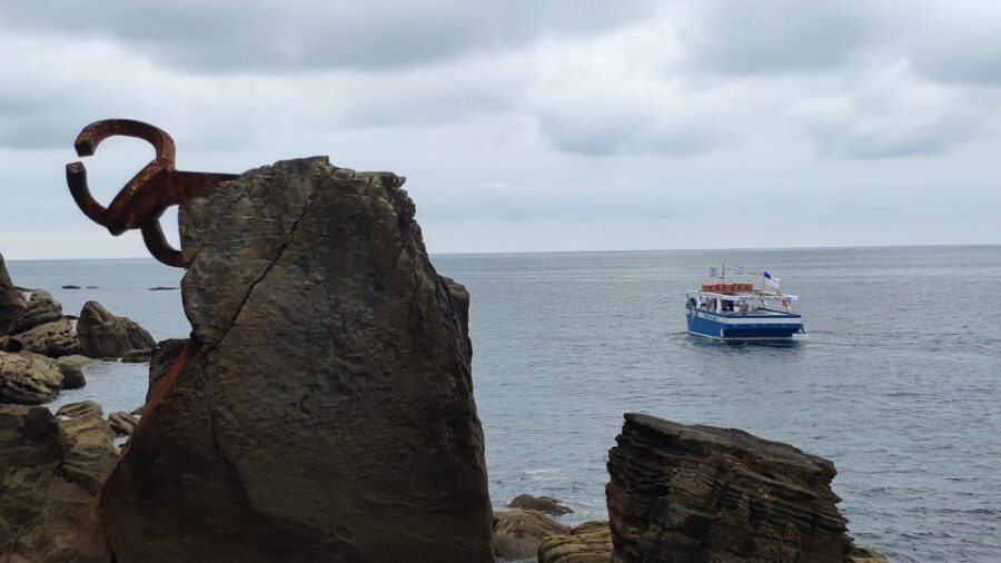 San Sebastian: Boat Tour with Stop at Santa Clara - Who this boat tour is perfect for (and who should pick something else)