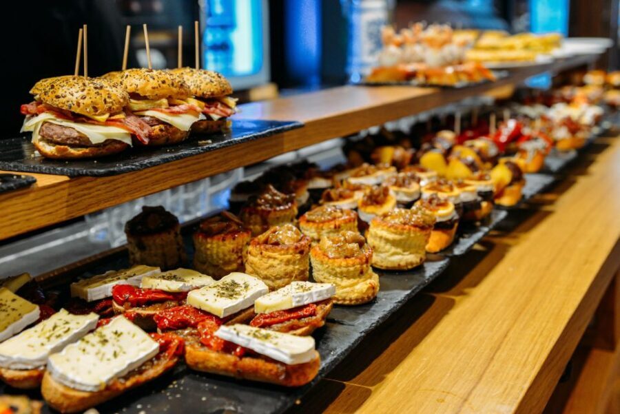 San Sebastian: City Highlights Guided Walking Tour - San Sebastián City Hall: the easiest start you’ll have all trip