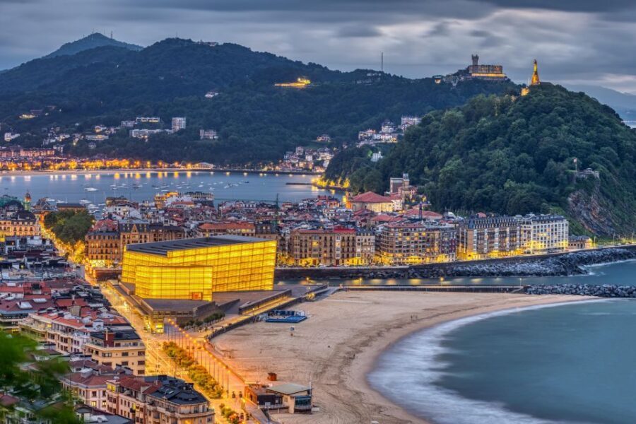 San Sebastian: City Highlights Guided Walking Tour - Buen Pastor Cathedral: the spiritual and architectural pause