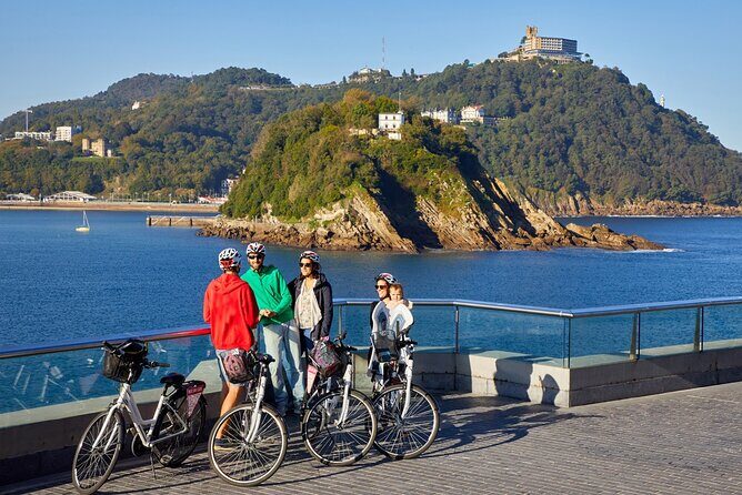 San Sebastian E-bike trour: Basque History and Cultural. - Ondarreta history and Peine del Viento: art with a sea breeze