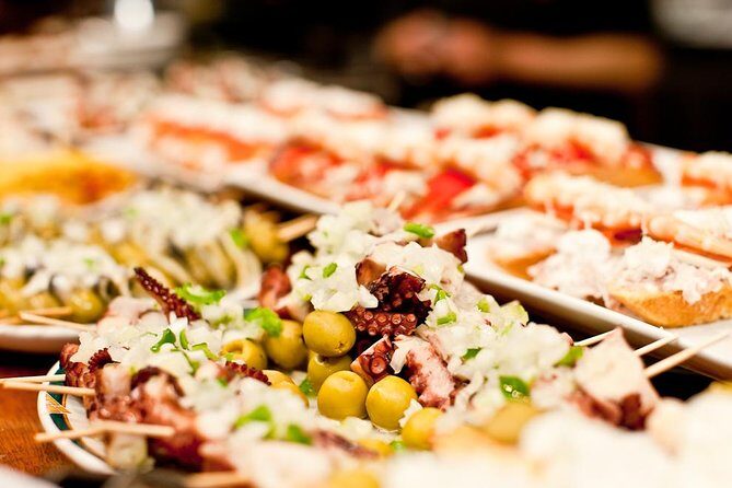 San Sebastian Evening Pintxo Tour with Wine - After-dark Parte Vieja: getting your bearings fast