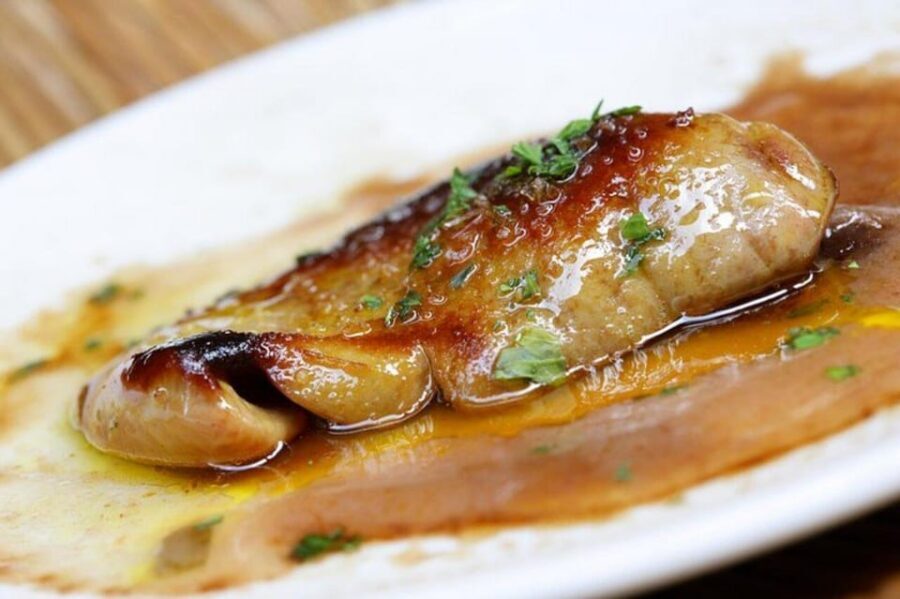 San Sebastian Food Tour: Pintxo Tasting Paired with Wines - Meeting Point and Getting Started in Parte Vieja
