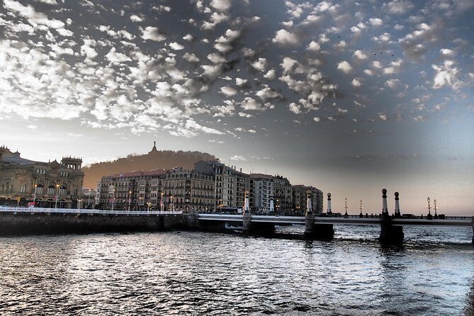 San Sebastian Highlights Private City Tour with Hotel Pick up - Monte Igueldo: The View That Explains the Bay