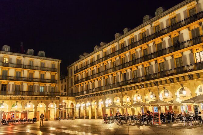 San Sebastian Historic Walking Tour in Small Group - Donostia Boulevard: where modern life meets Basque street energy