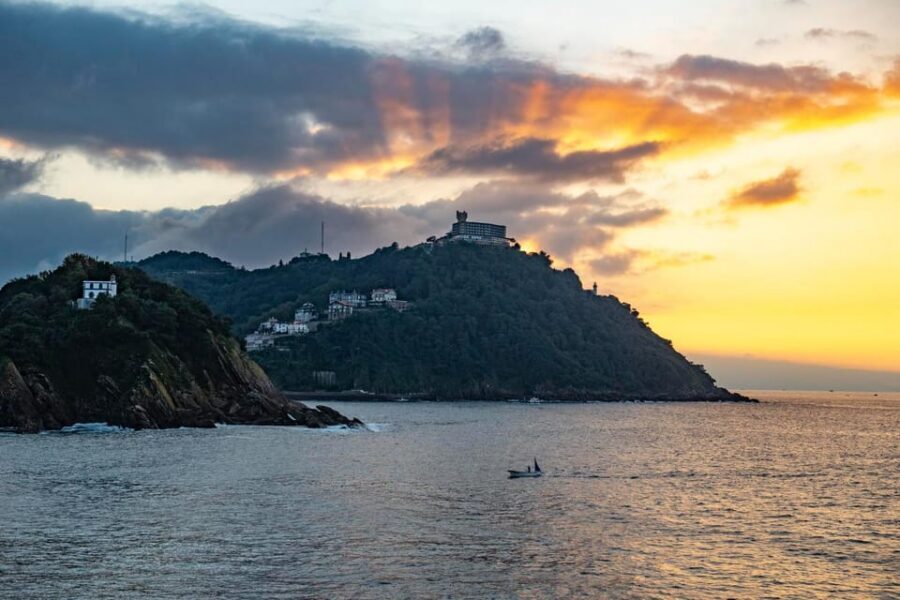 San Sebastian: Insta-Perfect Walk with a Local - What to Bring and How to Get the Most From a Weather-Adaptive Walk