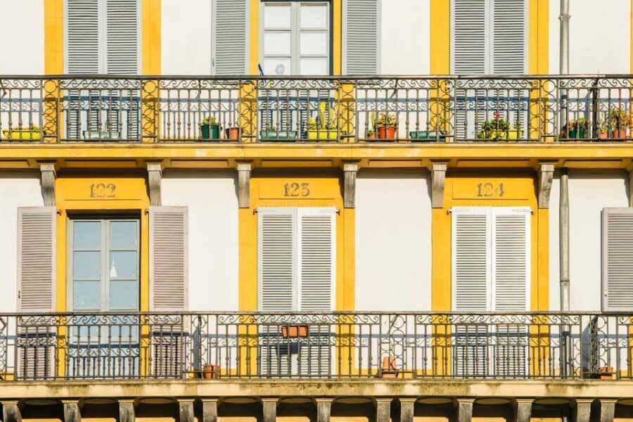 San Sebastian: Insta-Perfect Walk with a Local - Old Town Alleys, Stories, and What to Notice on the Ground