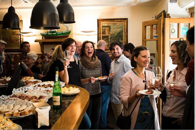 San Sebastian Lunch Time Pintxo Tour with Wine - Why San Sebastián Pintxos at Lunch Works So Well