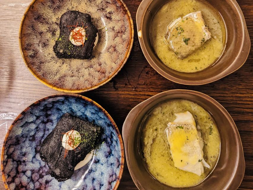 San Sebastian: Market, Pintxos and Wine Tasting Tour - Getting started at McDonald’s: a simple meetup that keeps things moving