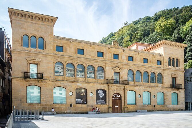 San Sebastian: Old Town Exploration Game and Tour - Should you book: my honest call