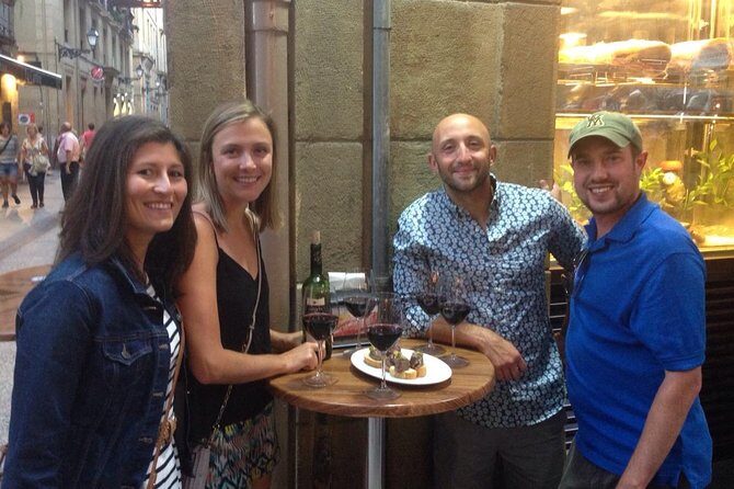 San Sebastian Pintxos Tour for Gourmets in the Old Town - Parte Vieja streets: the walk that turns food into a map