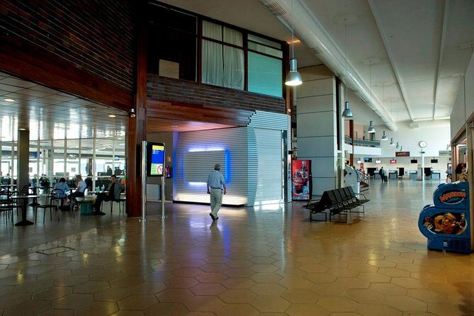 San Sebastian Private Arrival Transfer - Vehicle Choice, Pickup Hours, and the Meet-and-Assist System