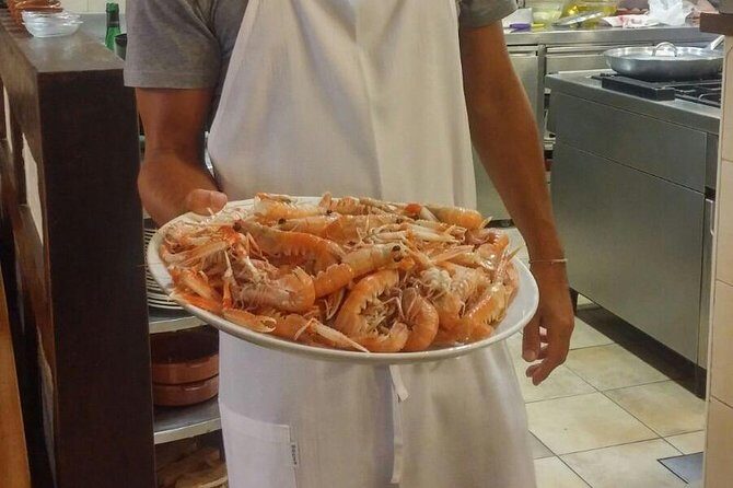 San Sebastián Private Food-Historical tour & meal at a Gastronomy Club - Price and value check at $324.38 per person