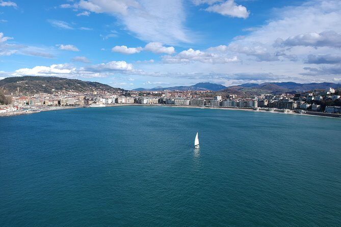 San Sebastian Private Sailing at La Concha Beach & Pasai Donibane - Weather, wind, and packing tips that actually matter