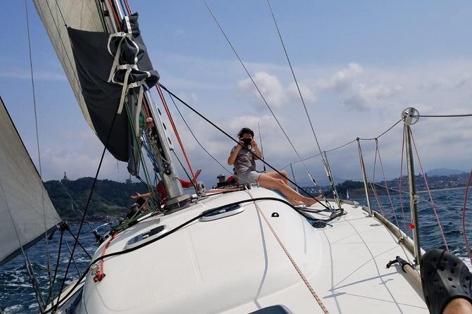 San Sebastian Private Sailing at La Concha Beach & Pasai Donibane - What you learn without turning it into school