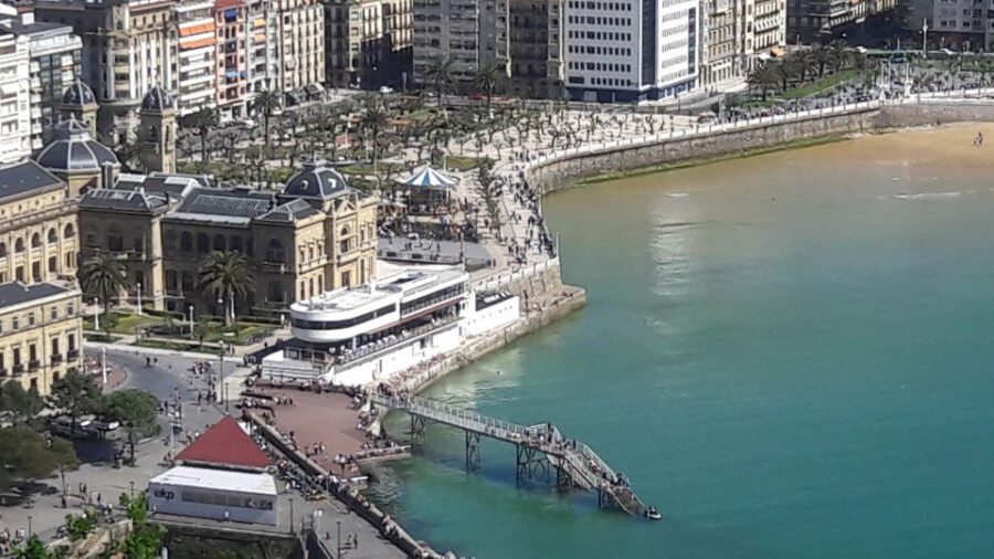 San Sebastian: Private Walking Tour w/ Panoramic Views - Your guide experience (and why guide quality matters here)