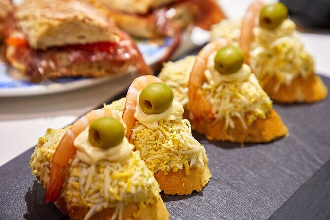 San Sebastian Walking and Food Tour - Stop 1: Kaimingaintxo Plaza and your first Basque pintxo cues