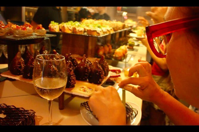 San Sebastián Walking Dinner Tour with Basque Bites - Meet Gregory and learn how ordering actually gets done