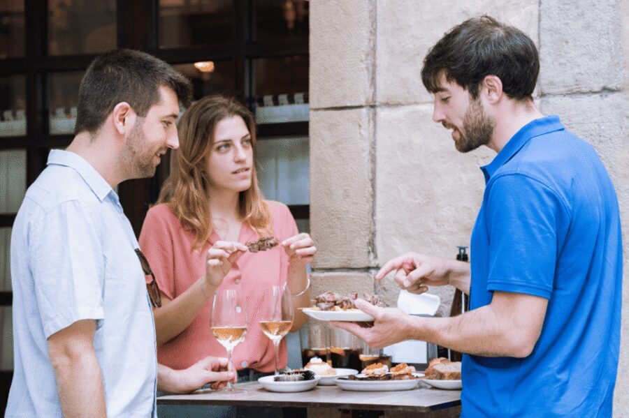 San Sebastian: Walking Tour with Pintxo and Drink - Meeting at the Tourist Office: start point and first impressions