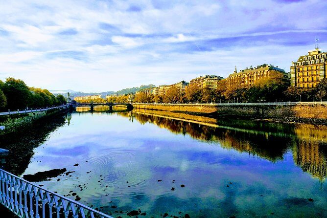 San Sebastian walking tour with pintxo and drink option - Stop 3 at 31 de Agosto: choosing one pintxo and a local white wine