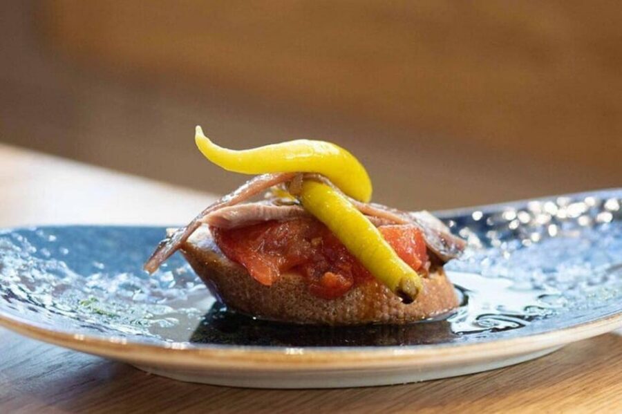 San Sebastian: Walking Tour with Pintxo and Drink - Boulevard de Donostia to City Hall: the elegant side of town
