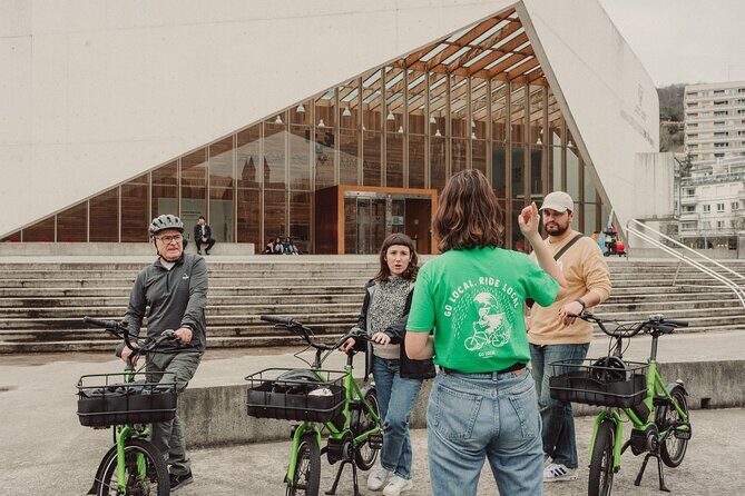 Small-Group Electric Bike Tour in San Sebastián - El Antiguo and UPV/EHU Area: Neighborhoods Change Fast